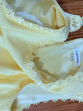 Calvin Klein Pale Yellow Daisy-Trim Chemise